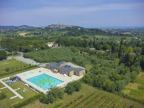 Внешний вид отеля Camping Boschetto Di Piemma в Сан-Джиминьяно