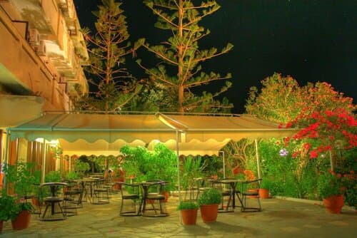 Внешний вид отеля Hotel Esperides в Муниципальной единице Иерапетре