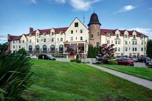 Внешний вид отеля Digby Pines Golf Resort and SPA