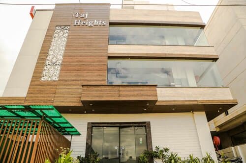 Внешний вид отеля Hotel Taj Heights в Агре