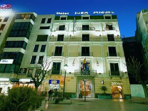 Внешний вид отеля Eurostars Puerta Real Hotel в Гранаде