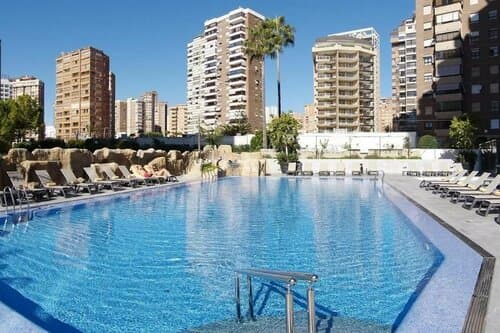 Внешний вид отеля Sandos Monaco в Бенидорме