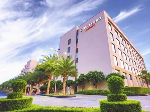 Внешний вид отеля Courtyard by Marriott Agra