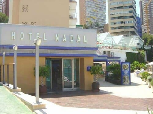 Внешний вид отеля Hotel Nadal в Бенидорме
