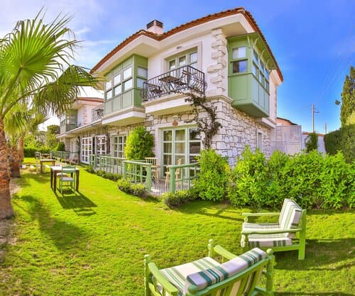 Внешний вид отеля Palas Alacati в Чешме