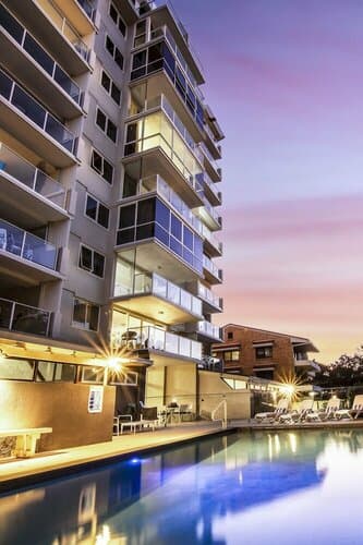 Внешний вид отеля 84 The Spit Holiday Apartments