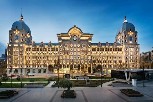 Внешний вид отеля Courtyard by Marriott Baku