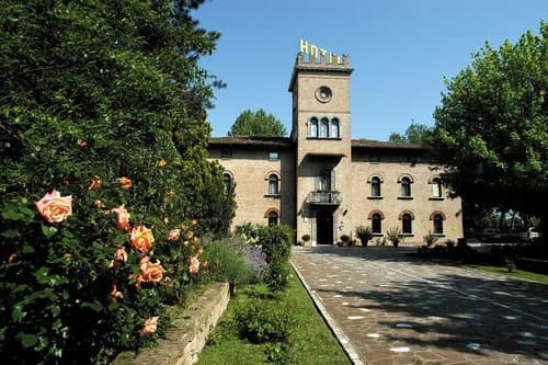 Внешний вид отеля Castello в Модене