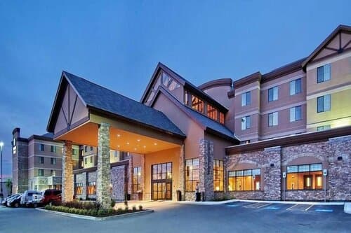 Внешний вид отеля Embassy Suites Anchorage