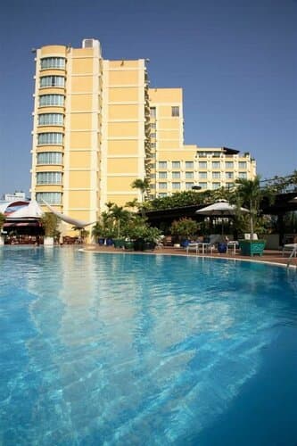 Внешний вид отеля New World Saigon Hotel