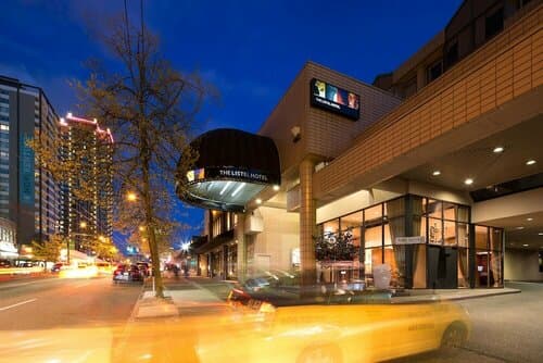 Внешний вид отеля The Listel Hotel в Ванкувере