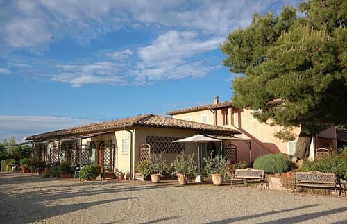 Внешний вид отеля Antico Borgo il Cardino в Сан-Джиминьяно