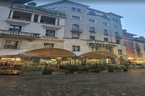 Внешний вид отеля Bergamo Inn 21 в Бергамо