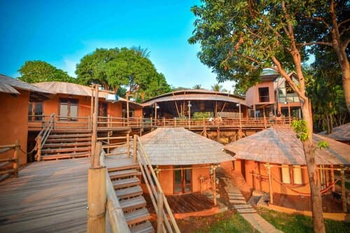 Внешний вид отеля The Mud