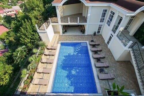 Внешний вид отеля The White Residence