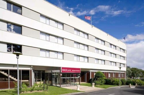 Внешний вид отеля Mercure Angers Lac de Maine