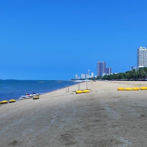 Внешний вид отеля Seaside Jomtien Beach в Паттайе