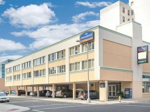 Внешний вид отеля Howard Johnson by Wyndham Atlantic City