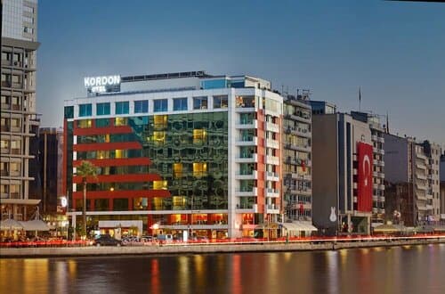 Внешний вид отеля Kordon Hotel Pasaport в Конаке