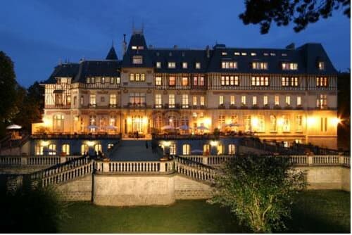 Внешний вид отеля Chateau De Montvillargenne в Гувьё