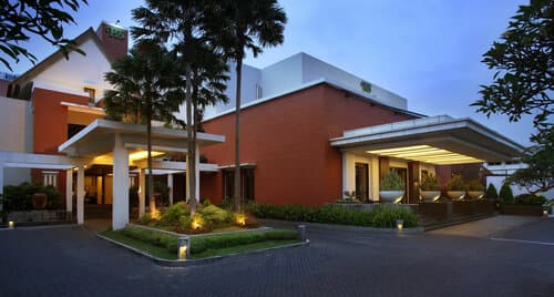 Внешний вид отеля Hotel Santika Premiere Malang в Маланге