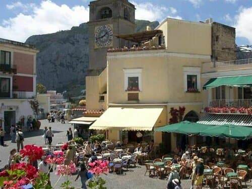 Внешний вид отеля Gatto Bianco Hotel & SPA в Капрях