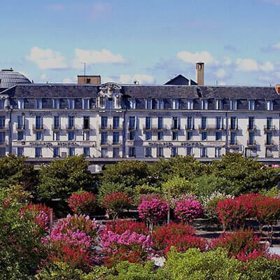 Внешний вид отеля Le Grand Hotel De Tours в Туре