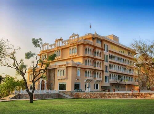 Внешний вид отеля Fateh Niwas