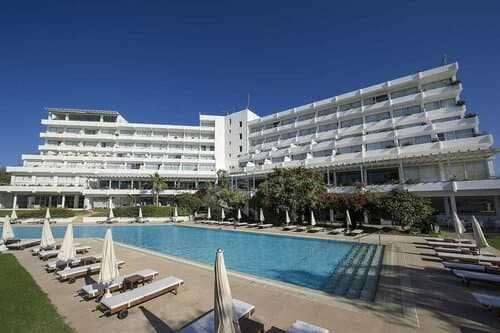 Внешний вид отеля Grecian Sands Hotel