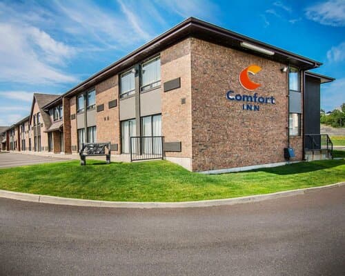 Внешний вид отеля Comfort Inn Edmundston в Парафии Мадаваске