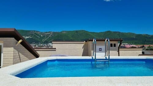 Внешний вид отеля Манополис в Геленджике