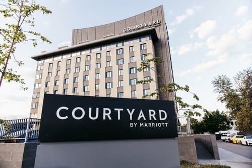 Внешний вид отеля Кортъярд