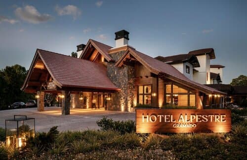 Внешний вид отеля Hotel Alpestre в Грамаду