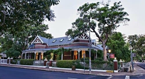 Внешний вид отеля Roosenwijn Guest House в Муниципалитете Стелленбоше