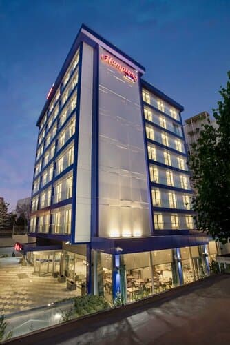 Внешний вид отеля Hampton by Hilton Istanbul Atakoy в Бакыркёйе