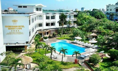 Внешний вид отеля Huong Giang Hotel Resort and SPA в Фуонге Тхуане Хое