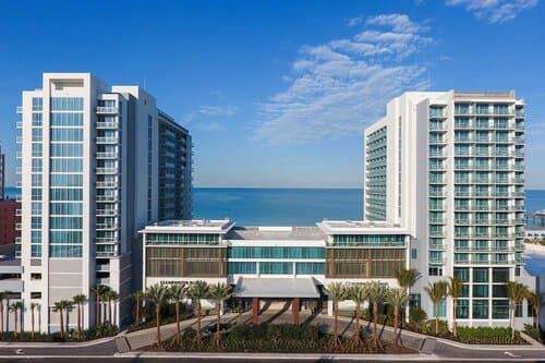 Внешний вид отеля Wyndham Grand Clearwater Beach в Клеруотере