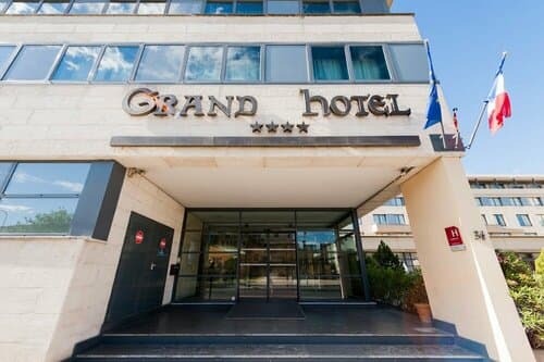 Внешний вид отеля Avignon Grand Hotel в Авиньоне