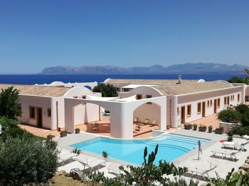 Внешний вид отеля Tenute Plaia Agriturismo в Кастелламмаре-дель-Гольфо