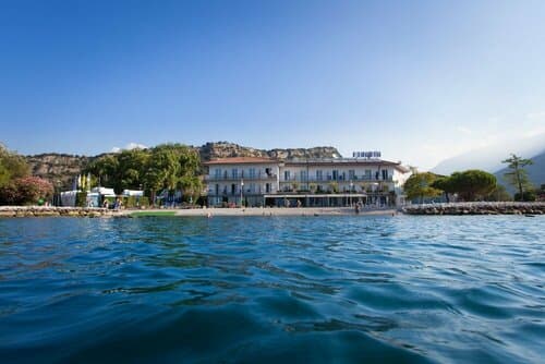 Внешний вид отеля Hotel Lido Blu Surf & Bike в Наго-Торболях