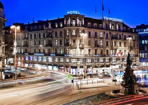 Внешний вид отеля Schweizerhof Zürich в Цюрихе