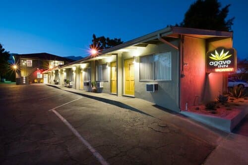 Внешний вид отеля Agave Inn
