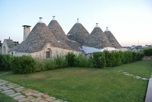 Внешний вид отеля Trulli Paparale в Альберобелло