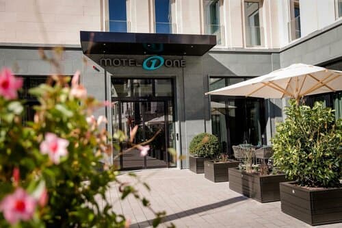 Внешний вид отеля Motel One Freiburg в Фрайбурге