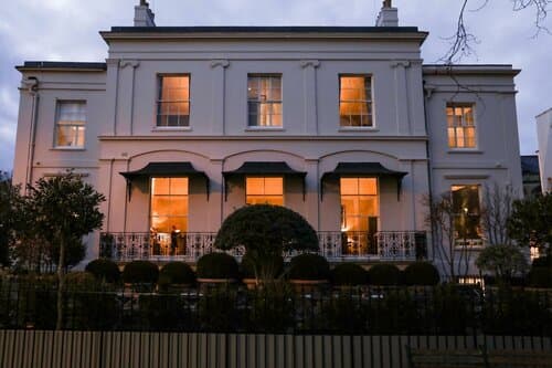 Внешний вид отеля № 131 The Promenade в Челтнеме