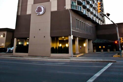 Внешний вид отеля DoubleTree by Hilton Hotel & Conference Centre Regina в Реджайне