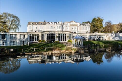 Внешний вид отеля Doubletree by Hilton Cheltenham в Челтнеме