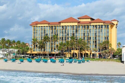 Внешний вид отеля Wyndham Deerfield Beach Resort в Дирфилд-Бич