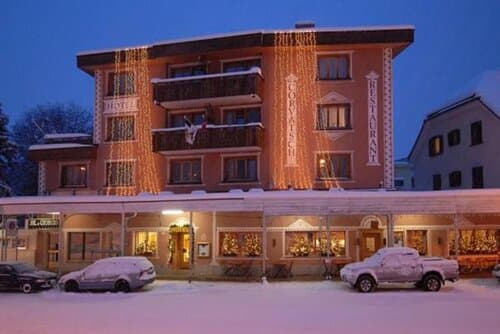 Внешний вид отеля Hotel Corvatsch в Са́нкт-Мо́рце