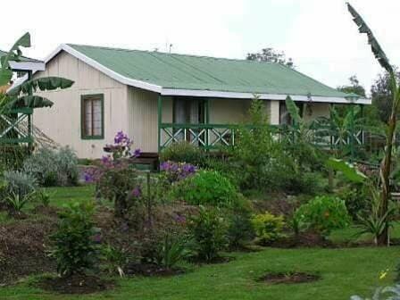 Внешний вид отеля Log Cabin & Settlers Village